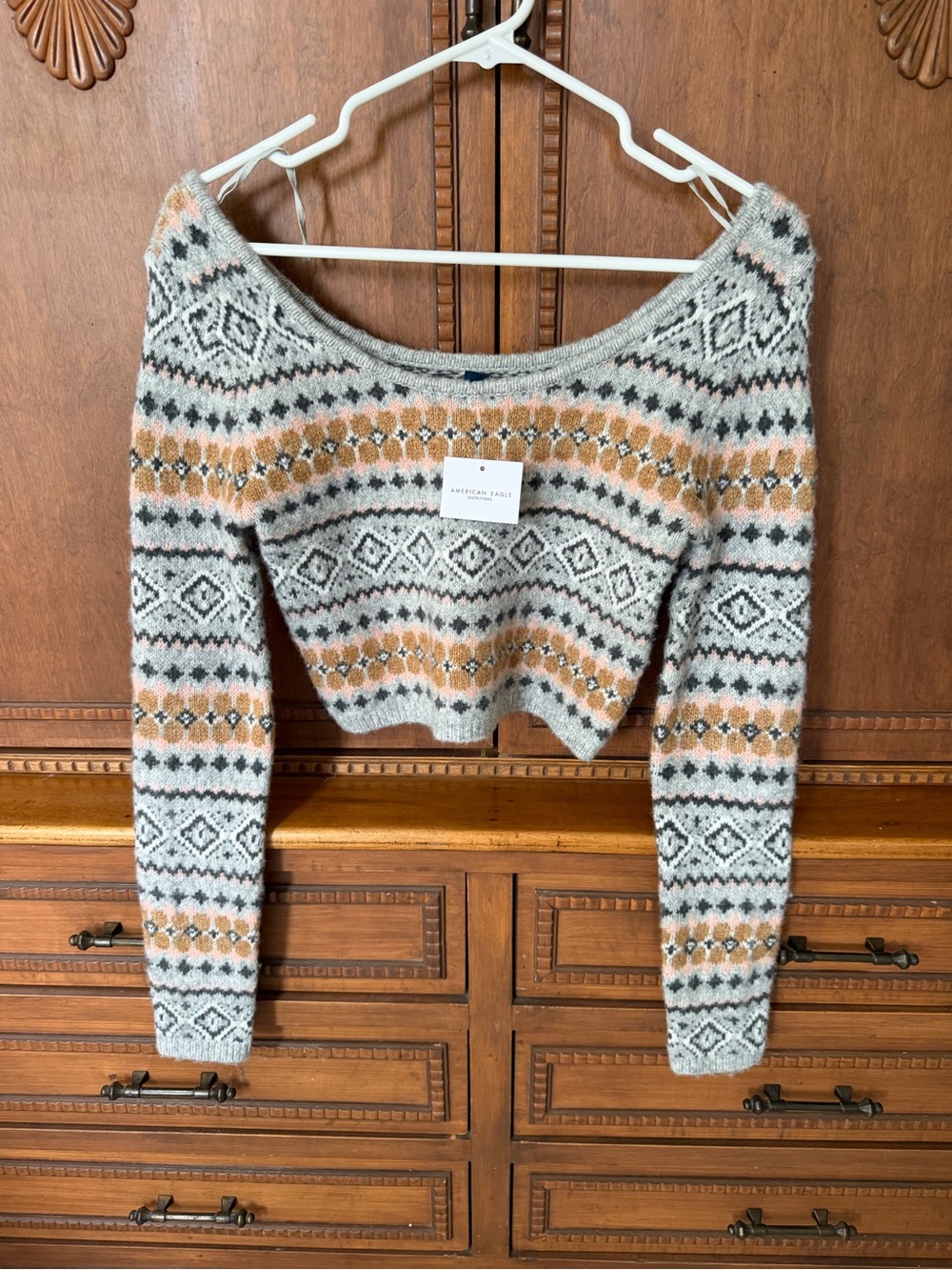 NWT AE Off-The-Shoulder Cropped Fair Isle Sweater - Grey (XS)